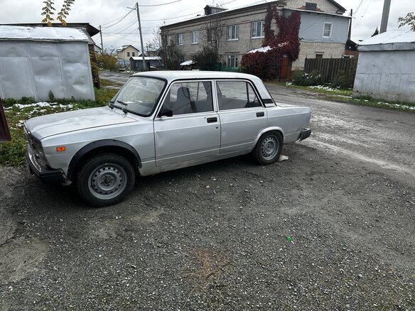 2010 Lada (ВАЗ) 2107, серый, 200000 рублей - вид 3