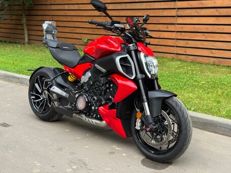 2023 Ducati Diavel V4, красный, 2980000 рублей, вид 1