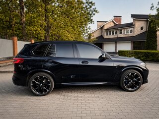 2019 BMW X5 30d IV (G05/G18), чёрный, 5970000 рублей, вид 2