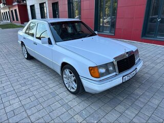 1990 Mercedes-Benz W124 200, белый, 590000 рублей, вид 4