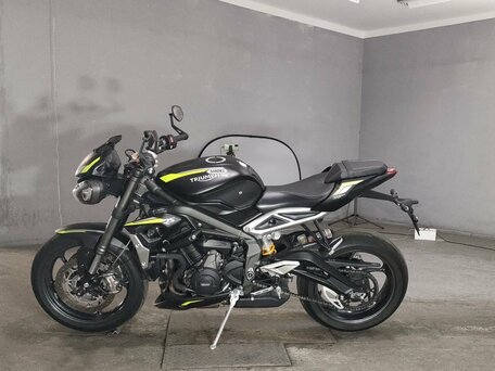 2021 Triumph Street Triple, чёрный, 838000 рублей, вид 2
