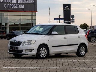 2011 Skoda Fabia II Рестайлинг, белый, 595000 рублей, вид 1