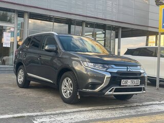 2020 Mitsubishi Outlander III Рестайлинг 3, серый, 2000000 рублей, вид 4