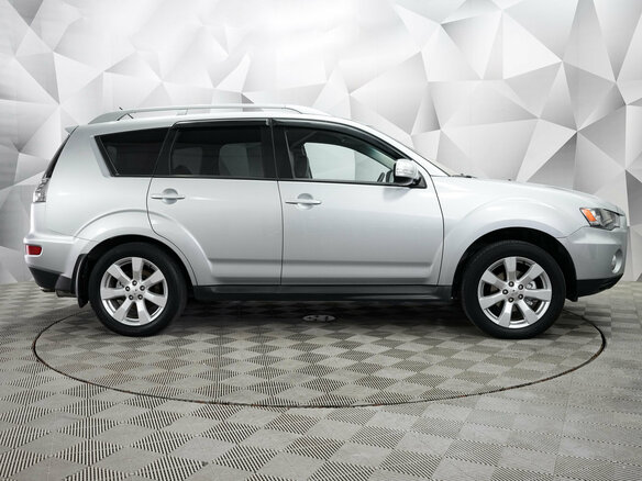 2010 Mitsubishi Outlander II Рестайлинг, серебристый, 1210000 рублей - вид 5
