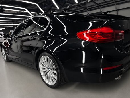 2017 BMW 5 серии 530d xDrive VII (G30/G31/G38), чёрный, 3500000 рублей, вид 3