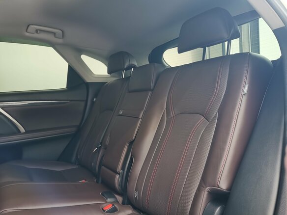 2019 Lexus RX 300 IV Рестайлинг, белый, 5250000 рублей - вид 18