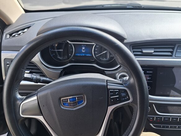 2018 Geely Emgrand 7 I Рестайлинг, серый, 800000 рублей - вид 17