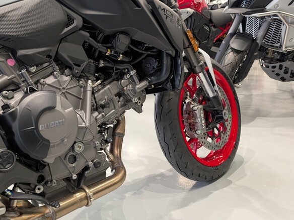 2026 Ducati Monster 937, белый, 1880000 рублей - вид 15
