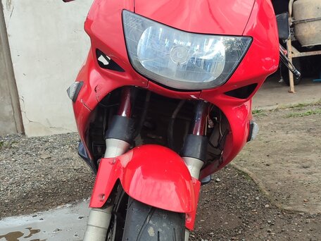 1998 Honda VTR 1000, красный, 270000 рублей, вид 1