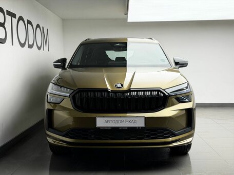 2025 Skoda Kodiaq II, золотистый, 6272000 рублей, вид 2