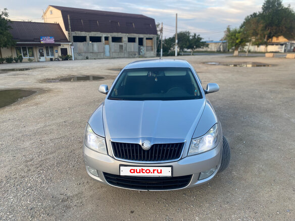 2010 Skoda Octavia II (A5) Рестайлинг, серебристый, 800000 рублей