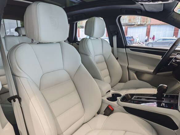 2025 Porsche Macan I Рестайлинг 2, серый, 13940000 рублей - вид 21
