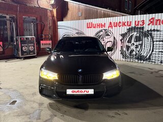 2019 BMW 5 серии 520i VII (G30/G31/G38), чёрный, 3550000 рублей, вид 2
