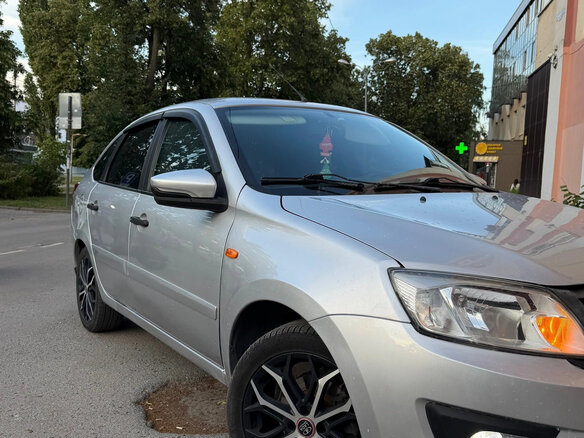 2015 Lada (ВАЗ) Granta I, серебристый, 550000 рублей - вид 2