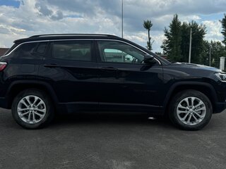 2021 Jeep Compass II Рестайлинг, чёрный, 2390000 рублей, вид 4