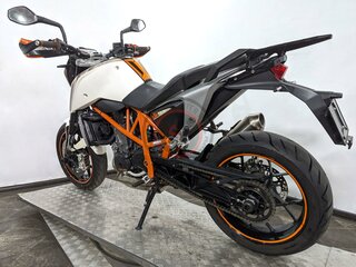 2013 KTM 690 Duke, белый, 389000 рублей, вид 5