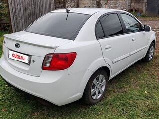 2009 Kia Rio II, белый, 499000 рублей, вид 3