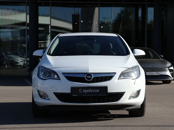 2010 Opel Astra J, белый, 520000 рублей - вид 1