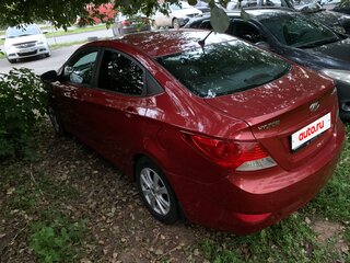 2013 Hyundai Solaris I, красный, 700000 рублей, вид 4