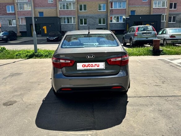 2014 Kia Rio III, серый, 990000 рублей - вид 4