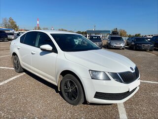2017 Skoda Octavia III (A7) Рестайлинг, белый, 1200000 рублей, вид 1
