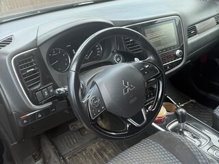 2020 Mitsubishi Outlander III Рестайлинг 3, чёрный, 1720000 рублей, вид 4
