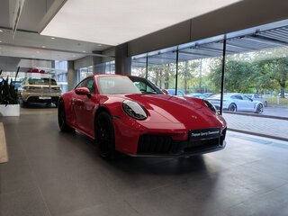 2026 Porsche 911 Carrera 4 GTS VIII (992) Рестайлинг, красный, 30500000 рублей, вид 2