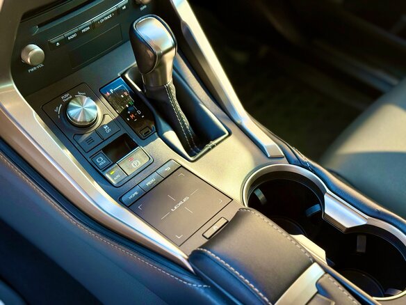 2018 Lexus NX 300 I Рестайлинг, чёрный, 3499000 рублей - вид 20