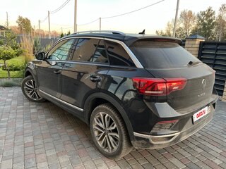 2020 Volkswagen T-Roc I, чёрный, 2150000 рублей, вид 3