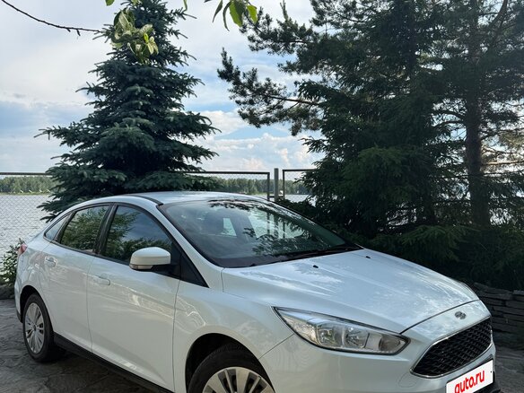 2015 Ford Focus III Рестайлинг, белый, 998000 рублей - вид 1