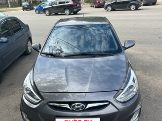 2013 Hyundai Solaris I, чёрный, 650000 рублей, вид 2