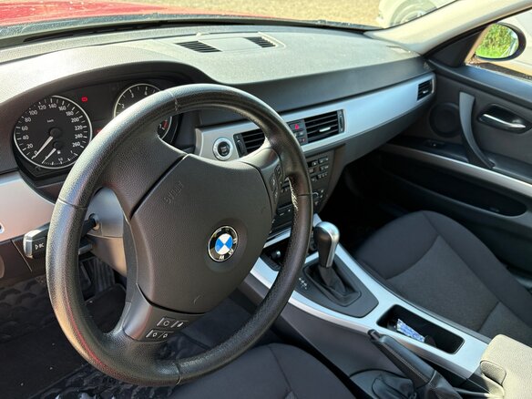 2005 BMW 3 серии 320i V (E90/E91/E92/E93), красный, 880000 рублей - вид 14