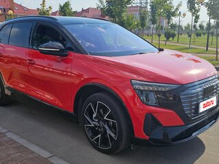 2022 Audi Q5 e-tron 50, красный, 6950000 рублей, вид 2