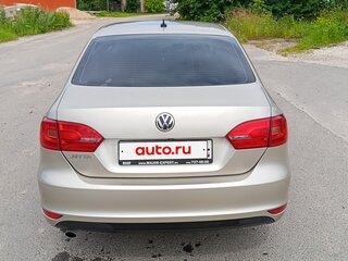 2013 Volkswagen Jetta VI, золотистый, 800000 рублей, вид 3