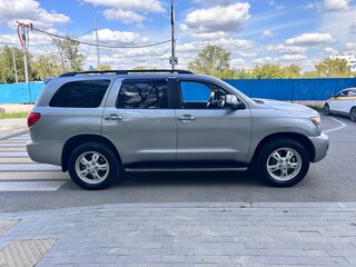 2009 Toyota Sequoia II, серый, 3100000 рублей, вид 4
