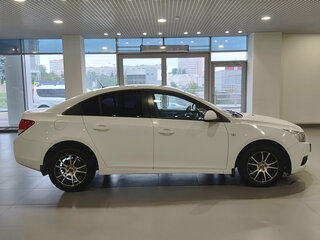 2012 Chevrolet Cruze I, белый, 600000 рублей, вид 4