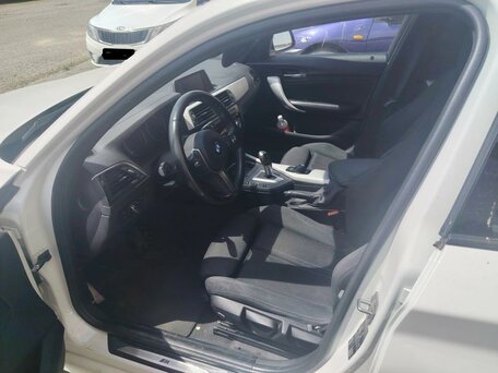 2019 BMW 1 серии 118i II (F20/F21) Рестайлинг 2, белый, 1760000 рублей, вид 2