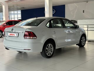 2016 Volkswagen Polo V Рестайлинг, белый, 1035000 рублей, вид 4
