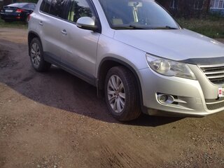 2009 Volkswagen Tiguan I, серебристый, 900000 рублей, вид 2