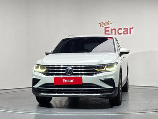 2022 Volkswagen Tiguan II Рестайлинг, белый, 3678000 рублей, вид 3