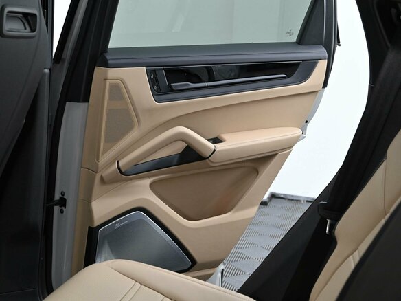 2026 Porsche Cayenne Coupé III Рестайлинг, серый, 19290000 рублей - вид 24