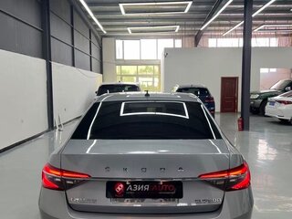 2022 Skoda Superb III Рестайлинг, серебристый, 2200000 рублей, вид 5