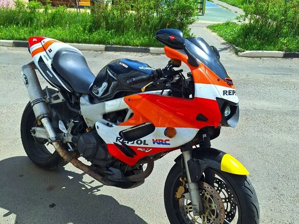 1998 Honda VTR 1000, чёрный, 305000 рублей - вид 5