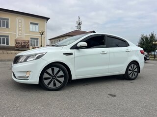 2012 Kia Rio 4-speed III, белый, 770000 рублей, вид 3