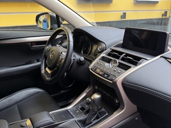 2021 Lexus NX 300 I Рестайлинг, чёрный, 4300000 рублей - вид 4