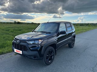 2024 Lada (ВАЗ) Niva Travel I, чёрный, 1230000 рублей, вид 2