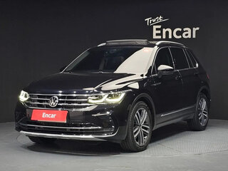 2021 Volkswagen Tiguan II Рестайлинг, чёрный, 3198000 рублей, вид 1