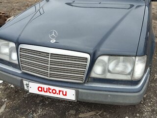 1994 Mercedes-Benz E-Класс 220 I (W124), чёрный, 350000 рублей, вид 2