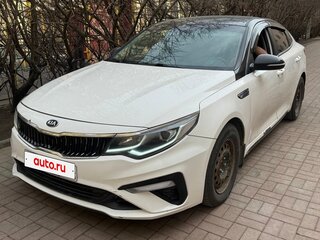 2019 Kia Optima IV Рестайлинг, белый, 989000 рублей, вид 3