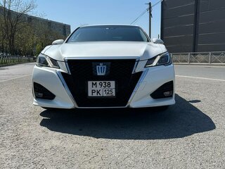2017 Toyota Crown XIV (S210) Рестайлинг, белый, 3050000 рублей, вид 3